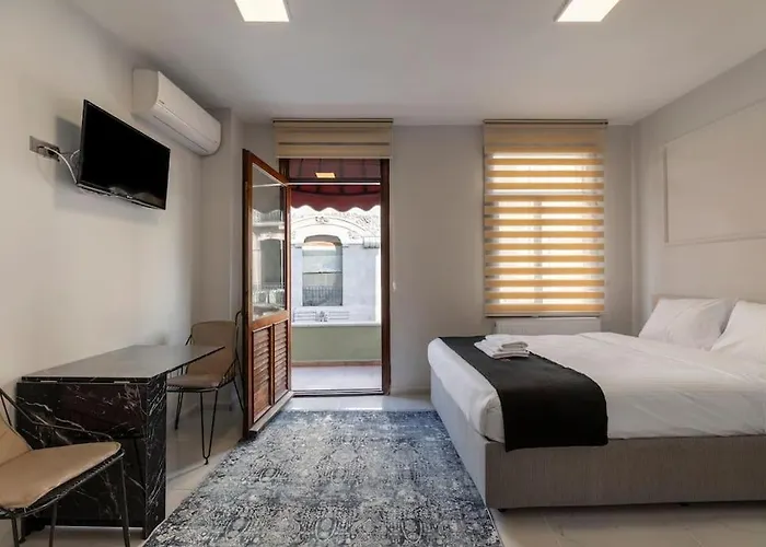 Cozy & Comfy Studio At Beyoglu - 40